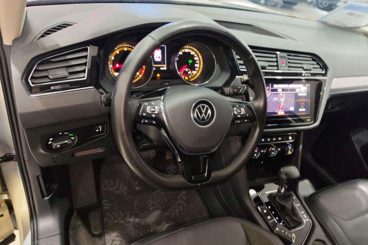 Used Volkswagen Tiguan L 2021 330TSI Automatic Two-Wheel Drive Smart Edition