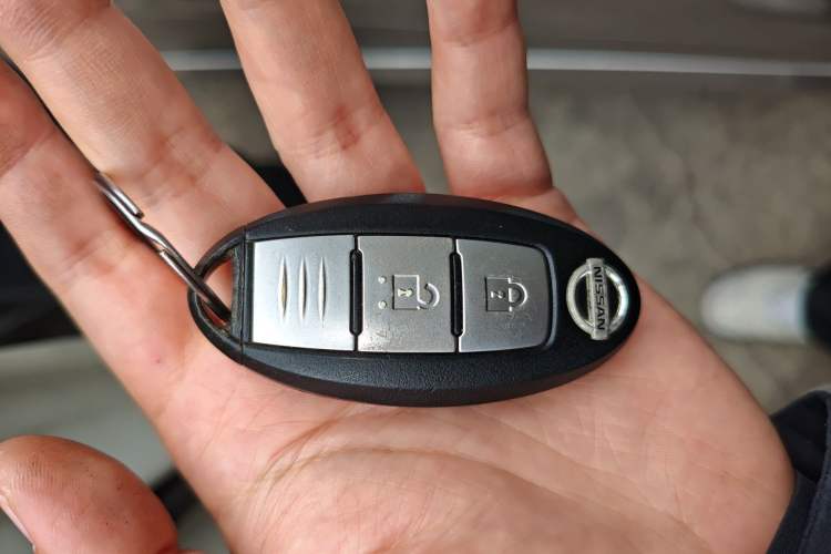 Used Nissan X-Trail 2016 2.0L CVT Smart Enjoyment Version 4WD Vehicle Key