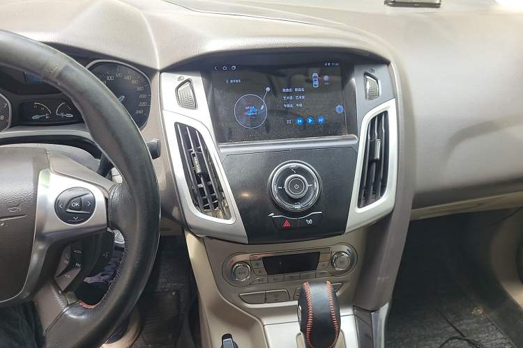 Used Ford Focus 2012 Sedan 1.6L Automatic Prestige Model Audio And AC Panel