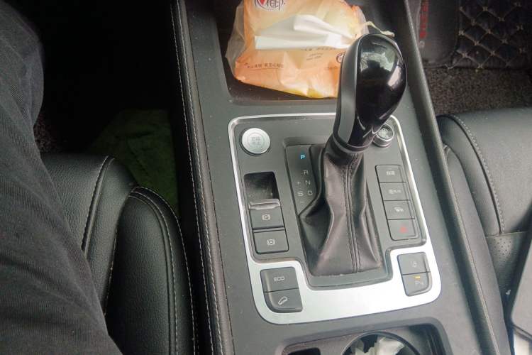 Used BYD Tang 2018 2.0T Automatic SmartConnect Prestige 7-Seater China V Standard Gear Lever