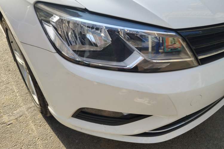 Used Volkswagen Lamando 2018 280TSI DSG Comfort Edition Right Front Headlight