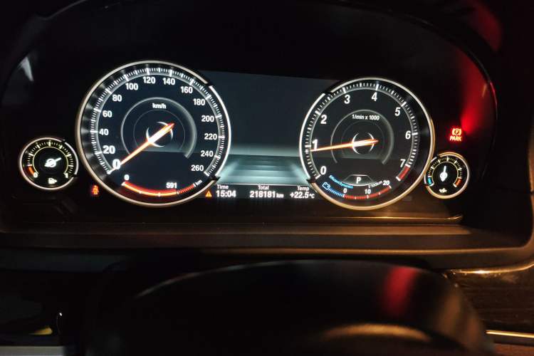 Used BMW 5 Series 2017 525Li Luxury Design Package Odometer Close Up