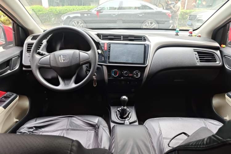Used Honda City 2015 1.5L manual Comfort version