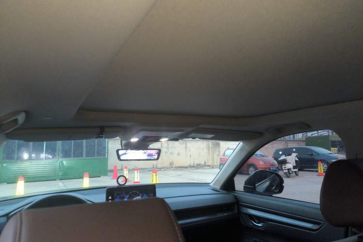 Used Honda CR-V 2023 240TURBO Two-Wheel-Drive Luxury Version 5 Seats