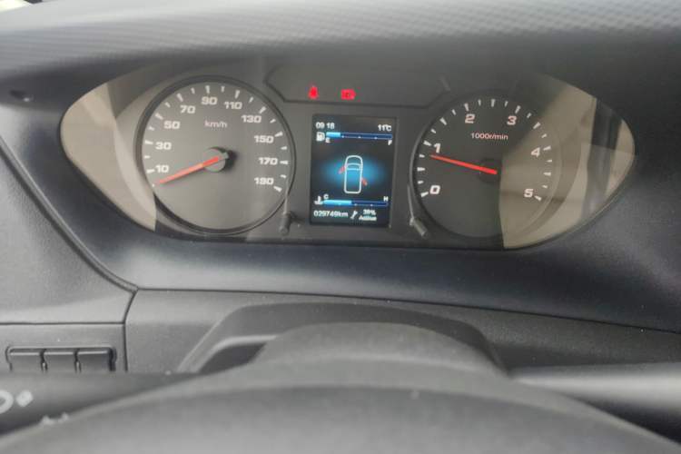 Used Iveco Eurocargo 2021 2.0T Manual Super-Rui Short Wheelbase Low-Roof Side-Hinged Door F1A