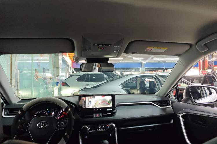 Used Toyota RAV4 2024 2.0L CVT Two-Wheel Drive Urban Edition Headliner