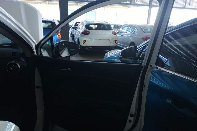 Used BYD Yuan New Energy 2019 EV360 Smart Connect Luxurious Model