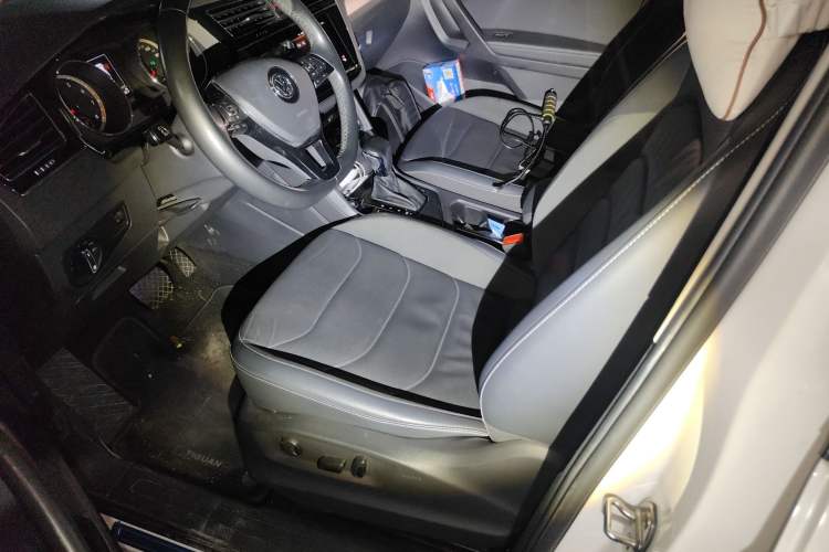 Used Volkswagen Tiguan L 2019 Updated Version 330TSI Automatic Two-Wheel Drive Panoramic Comfort Edition China VI Standard Left Front Seat