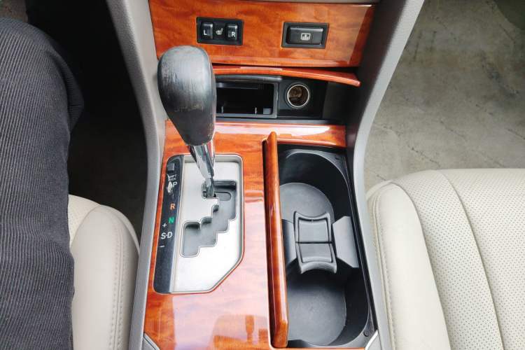 Used Toyota Camry 2007 240G Luxury Edition Gear Lever