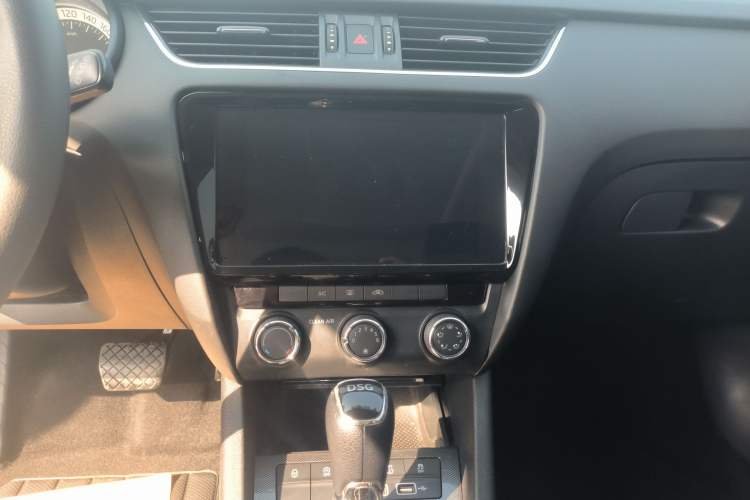 Used Skoda Octavia 2019 TSI280 DSG Luxury Edition Station Wagon China VI Standard
