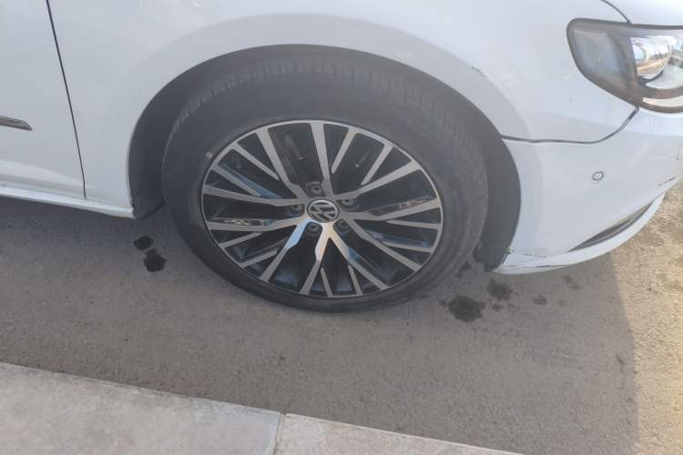 Used Volkswagen CC 2015 3.0 FSI V6 Right Front Wheel Hub