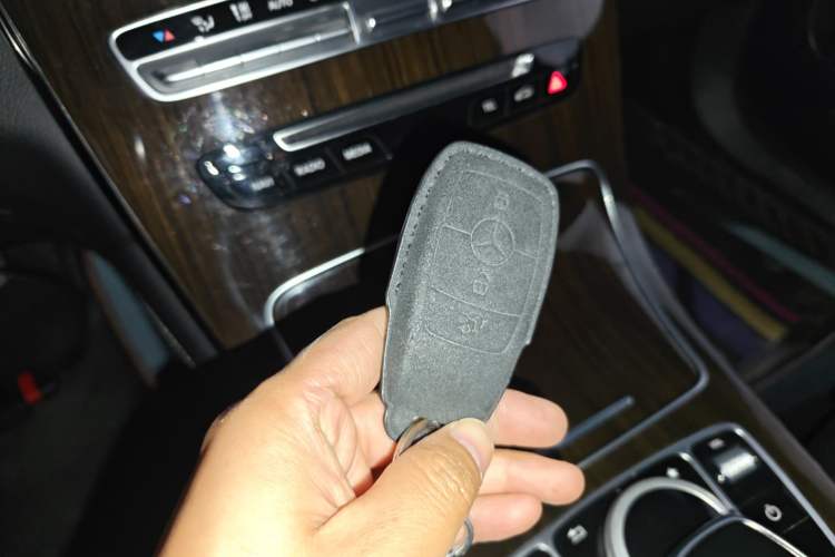 Used Mercedes-Benz GLC 2017 GLC 260 4MATIC Dynamic Edition Vehicle Key