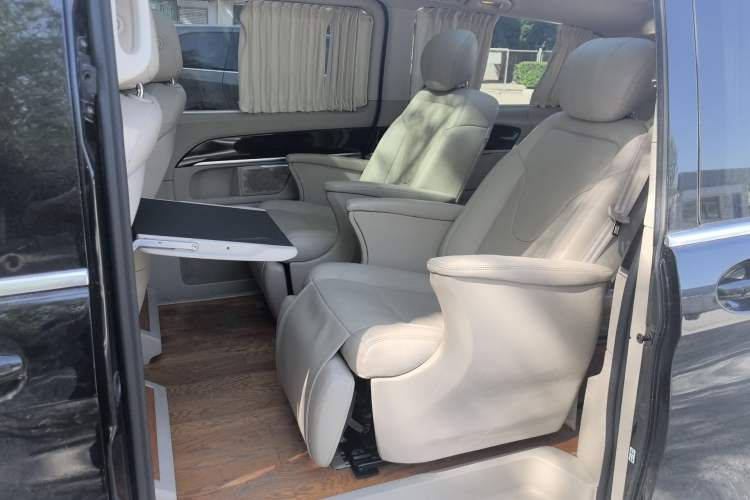 Used Mercedes-Benz V-Class 2017 V 260 L Prestige Extended Edition
