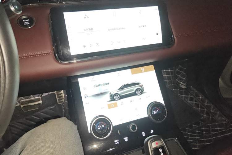 Used Land Rover Range Evoque 2021 Range Rover Velar L 249PS R-Dynamic First Edition
