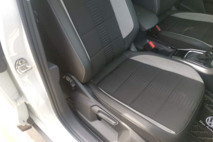 Used Volkswagen T-ROC 2020 230TSI DSG Two-Wheel Drive Advanced Version Right Front Seat