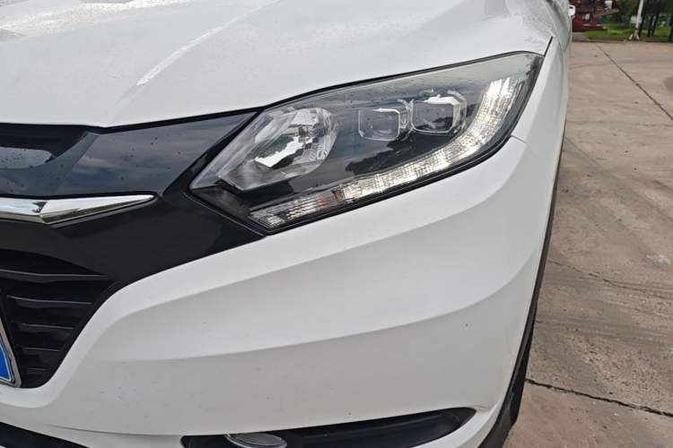 Used Honda Vezel 2015 1.8L CVT 2WD Luxury Model
