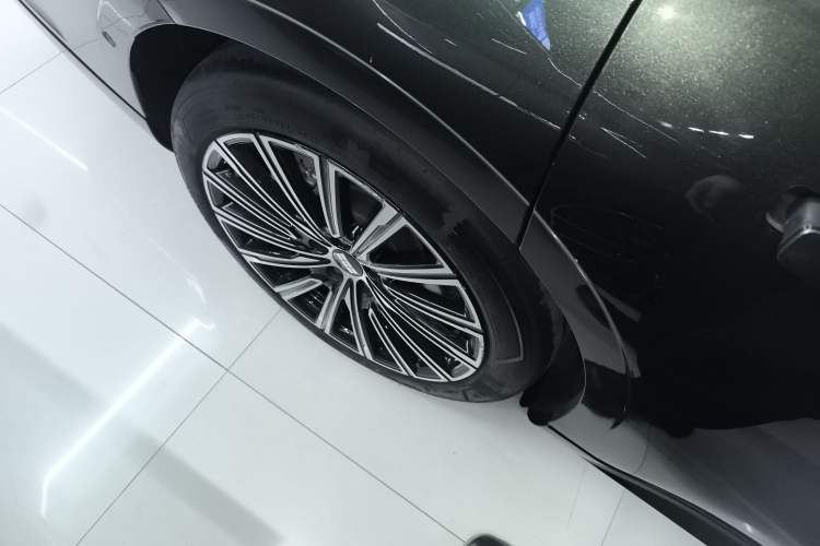 Used Geely Galaxy 8 2025 130km EM-P Starship Edition Exterior 5