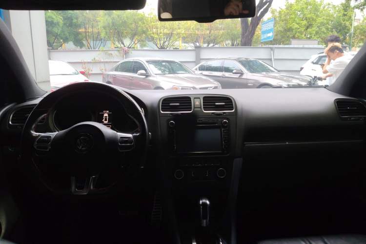 Used Volkswagen Golf GTI 2012 2.0 TSI GTI Center Console