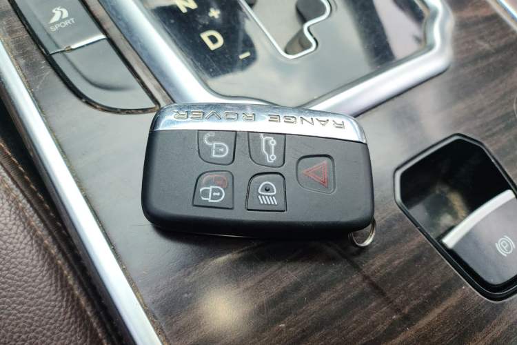 Used Land X7 2015 2.0T Panoramic Luxury Edition Interior 1