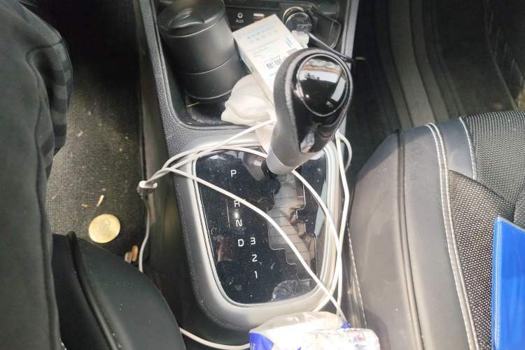 Used Kia Pegas 2020 1.4L Automatic Comfort Version with Sunroof Gear Lever