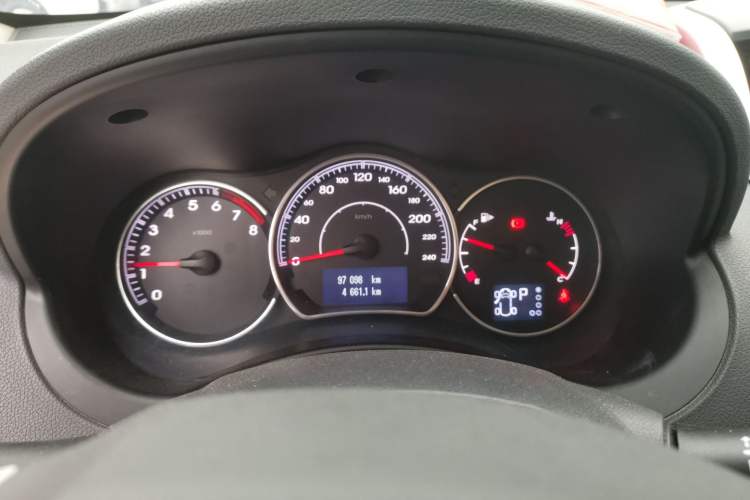 Used Renault Koleos 2014 Revised Version 2.0L Two-Wheel Drive Fashion Edition Instrument Cluster