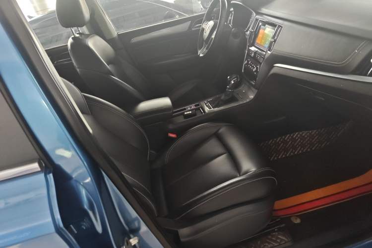 Used Roewe RX5 2016 20T Two-Wheel Drive Automatic Flagship Edition
