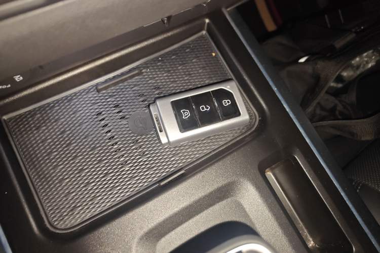 Used 212 T01 2024 2.0T Mechanic
