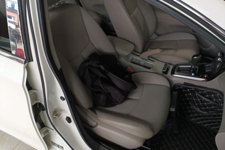 Used Nissan Sylphy 2019 1.6XV CVT Smart Connect Luxury Edition China VI Standard Right Front Seat