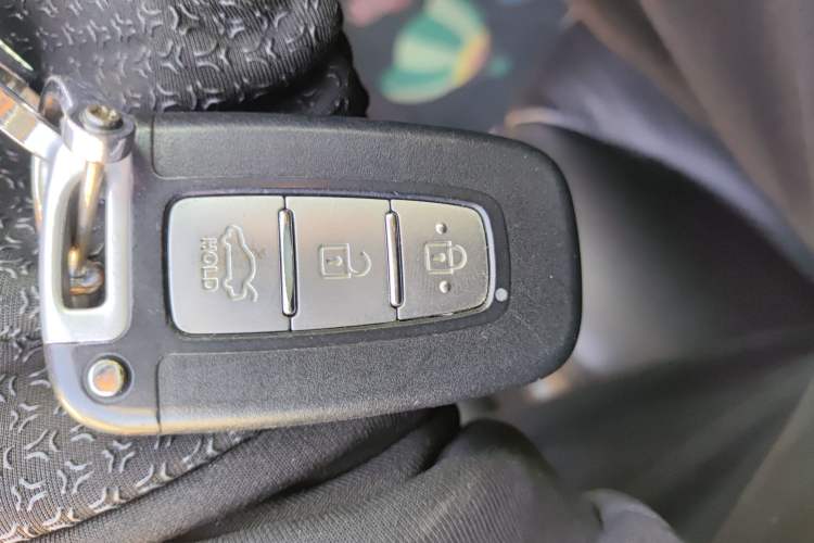 Used Kia K2 2012 Sedan 1.6L Automatic Transmission Premium Commemorative Edition
