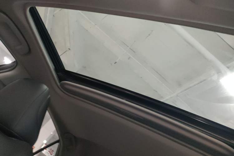 Used Toyota Camry 2021 2.0G Luxury Edition
