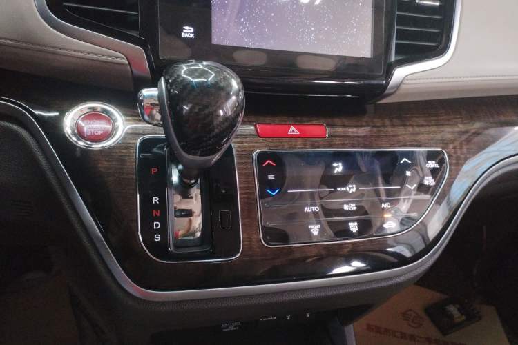 Used Honda Odyssey 2015 2.4L Luxury Edition
