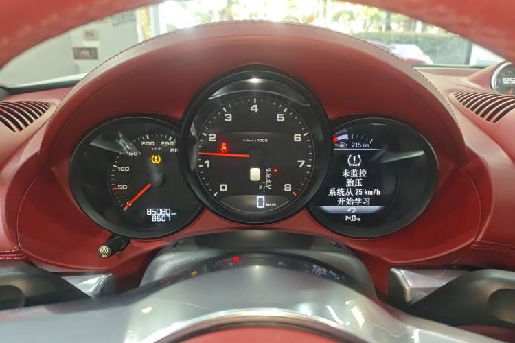 Used Porsche 718 2016 Cayman 2.0T
