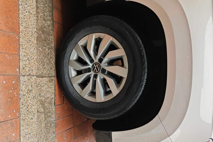 Used Volkswagen Tharu 2022 280TSI Two-Wheel Drive Trend Edition
