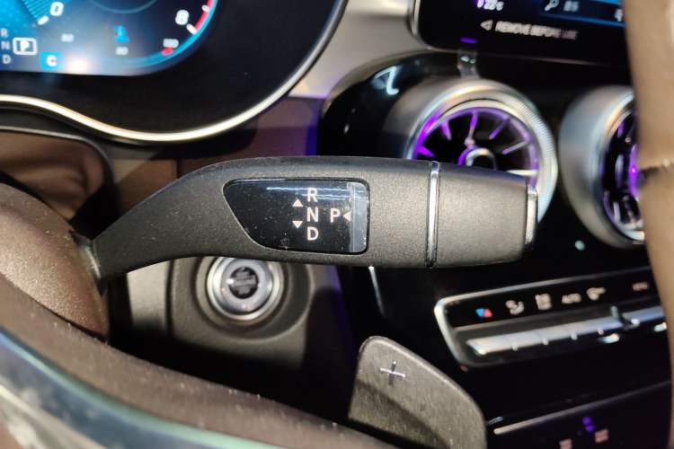 Used Mercedes-Benz GLC 2022 Facelifted GLC 260 L 4MATIC Dynamic Edition Gear Lever