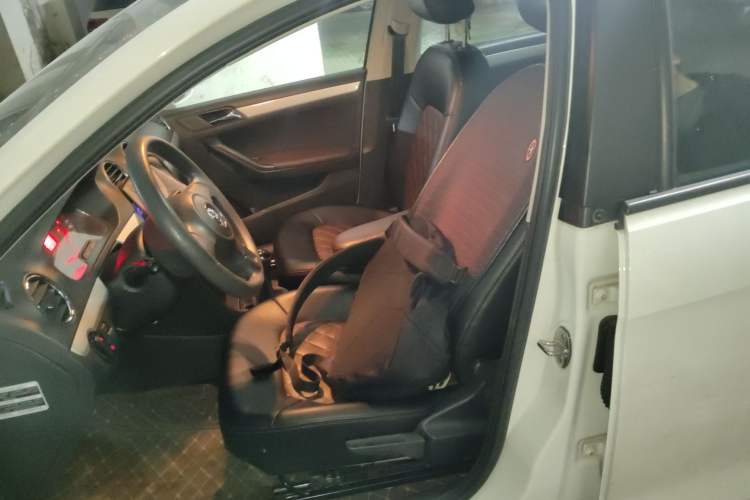 Used Volkswagen Jetta 2015 Zhuihui Edition 1.6L Manual Comfort Model Left Front Seat