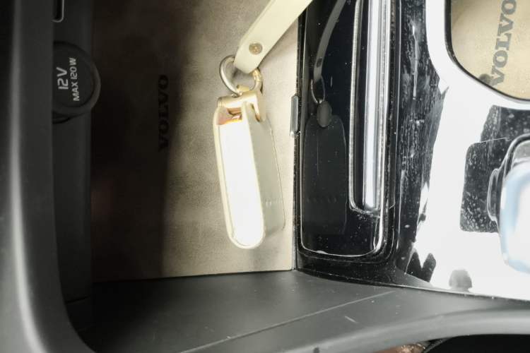 Used Volvo XC40 2023 B4 4x4 Smart Luxury Edition Vehicle Key