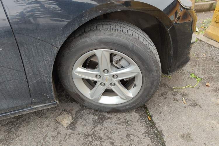 Used Chevrolet Malibu XL 2019 535T CVT Rui Xing Edition Right Front Wheel Hub