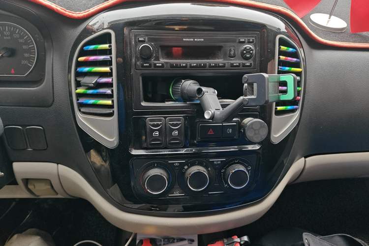 Used FORTHING Lingzhi 2016 M3L 1.6L 7-Seater Standard Model Audio And AC Panel