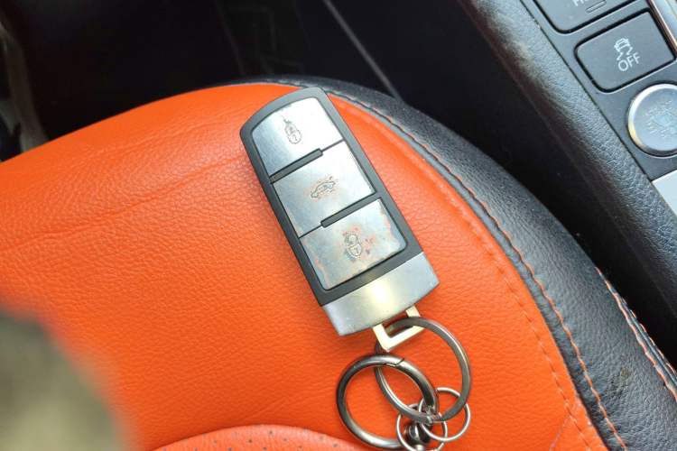 Used Volkswagen Magotan 2015 1.8TSI Advanced Model Vehicle Key