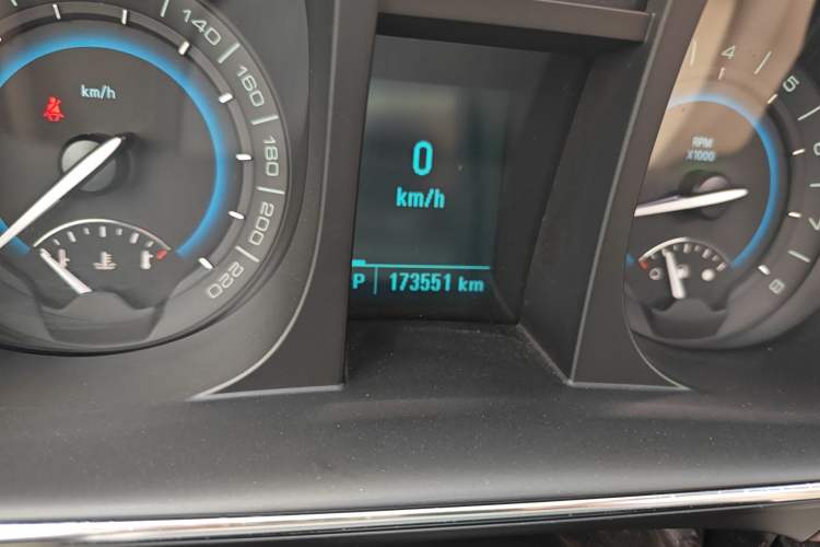 Used Buick GL8 2015 2.4L Luxury Business Premium Edition
