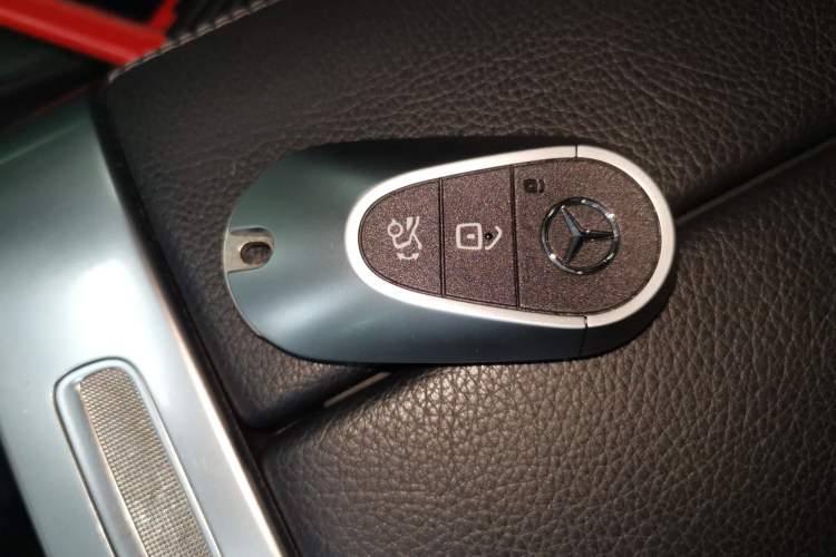 Used Mercedes-Benz C-Class 2023 C 200 L Sport Edition Vehicle Key