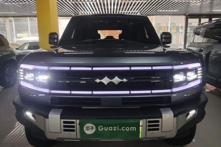 Used Formula Leopard 5 2023 Explore Edition Front