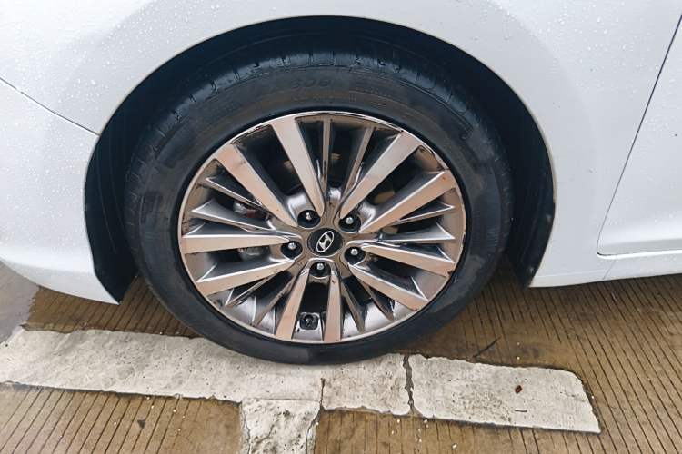 Used Hyundai Mistra 2017 1.8L Automatic Deluxe DLX Model China V Emission Standard