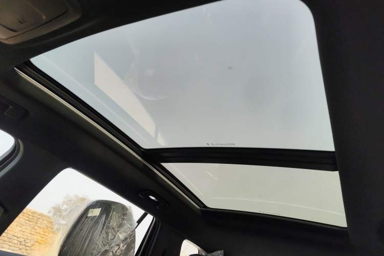 Used Chevrolet Equinox Plus 2024 102km RS Flagship Edition Headliner