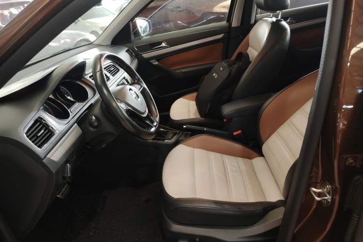 Used Volkswagen Cross Lavida 2016 230TSI DSG Luxury Edition