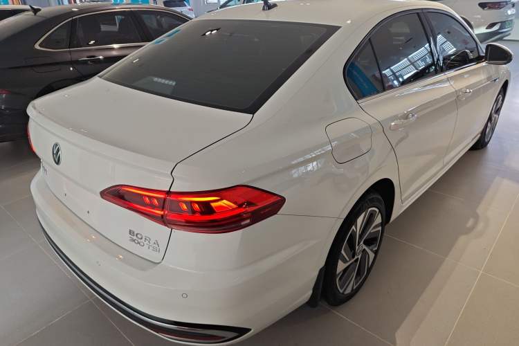 Used Volkswagen Bora 2023 300TSI DSG Prestige Edition
