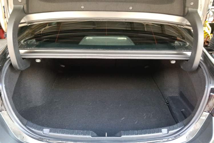 Used Mazda 3 Axela 2020 1.5L Automatic Luxury Version Trunk