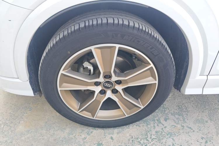 Used Audi Q2L 2022 35 TFSI Fashion Dynamic Model Left Front Wheel Hub