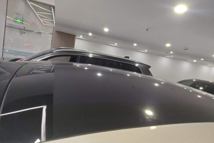 Used IM LS6 2023 Max Extended-Range Version Roof