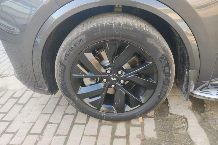 Used Li Auto L8 2023 Air model
